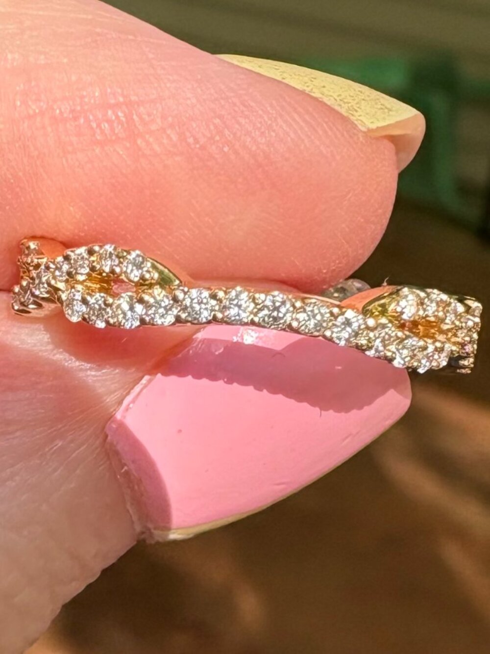 Mined Diamond Twist Crossover Band (1/4 ct. t.w) in 14k Solid Gold